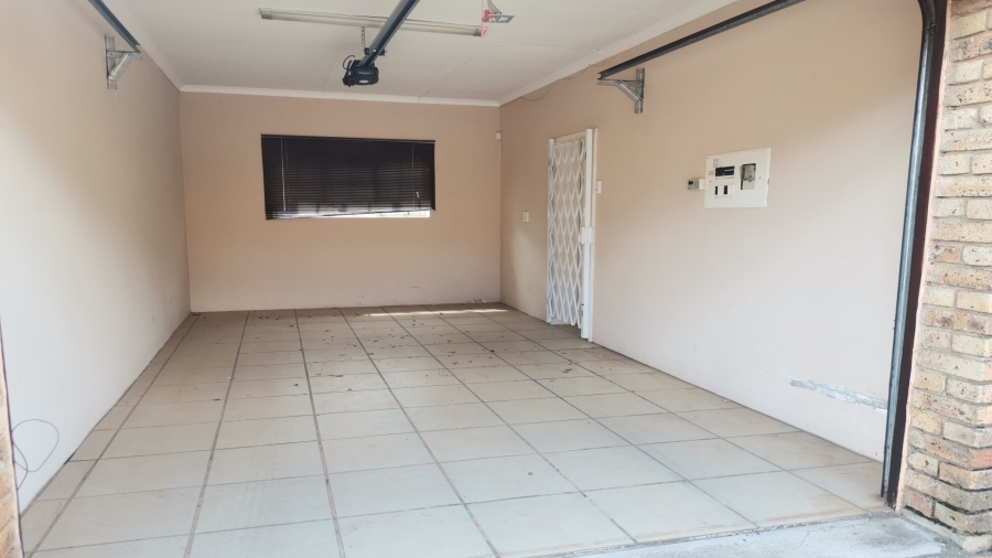 2 Bedroom Property for Sale in Potchefstroom North West